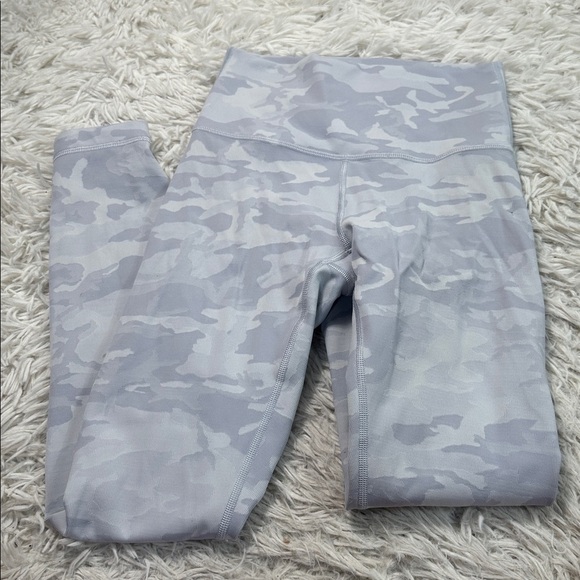 lululemon athletica Pants - Lululemon Wunder Under High-Rise Tight 25" *Luxtreme Incognito Camo Jacquard Alp
